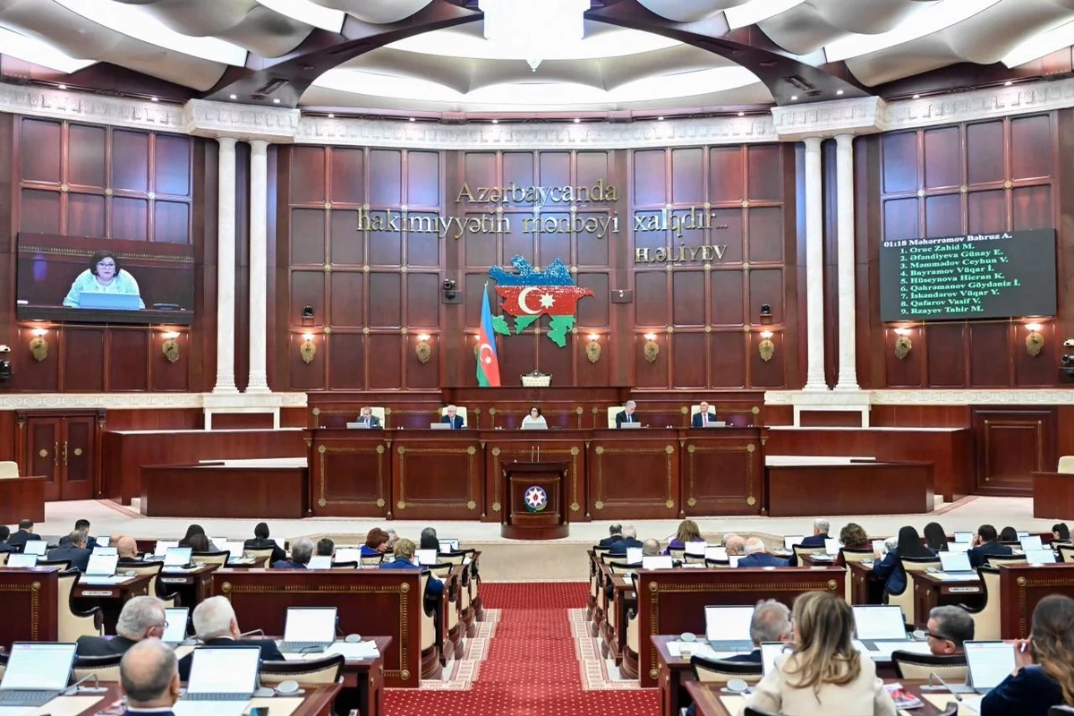 Diplomatların hərbi xidmətə çağırılmasına dair dəyişikliklər ilk oxunuşda qəbul olunub
