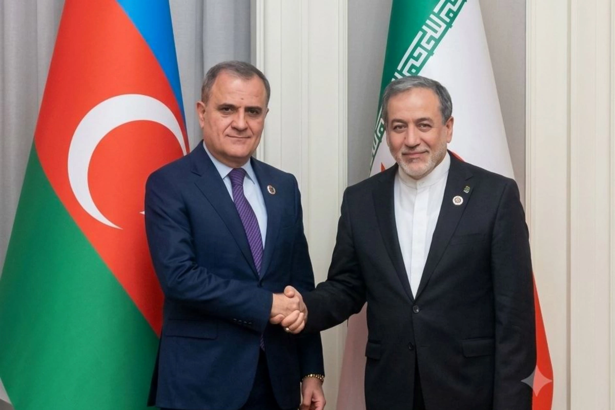 Ceyhun Bayramov Bişkekdə Abbas Əraqçi ilə regional məsələləri müzakirə edib