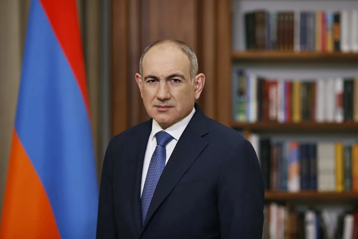 Nikol Paşinyan istefa verdi