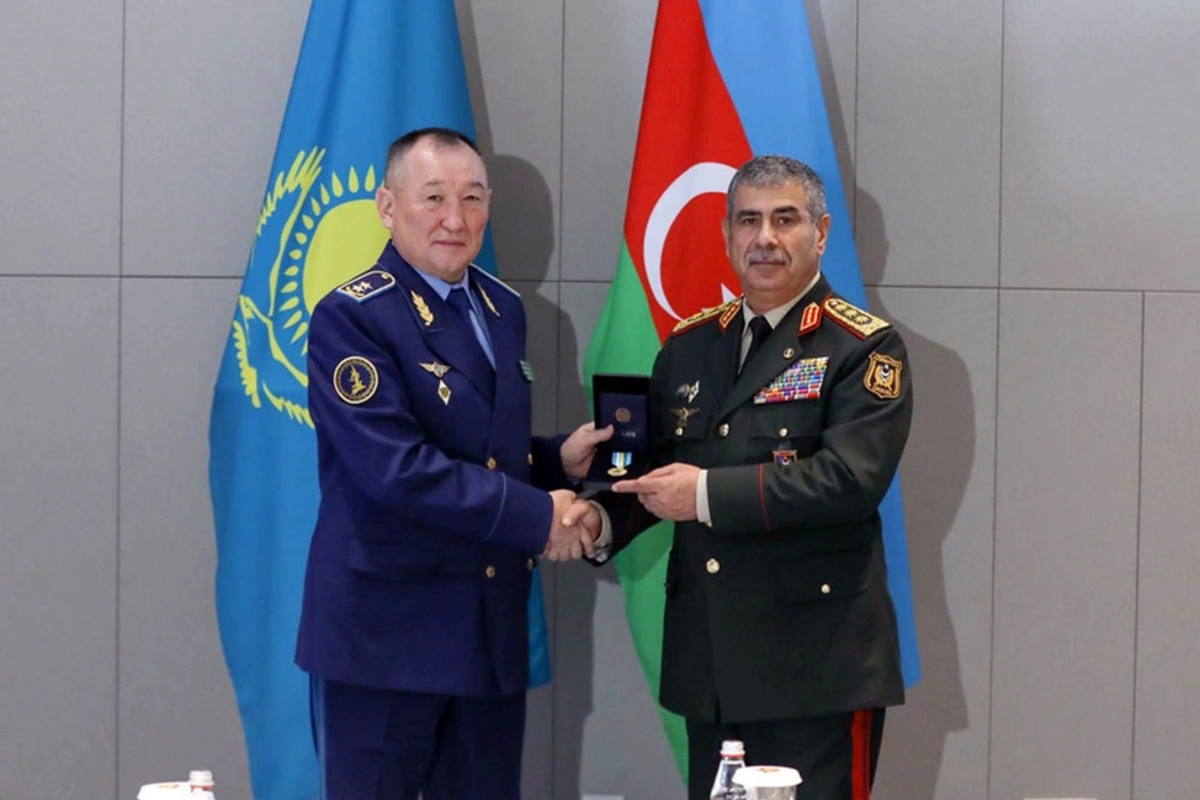 Qazaxıstanda Zakir Həsənova medal təqdim edilib Qazaxıstanda Zakir Həsənova medal təqdim edilib