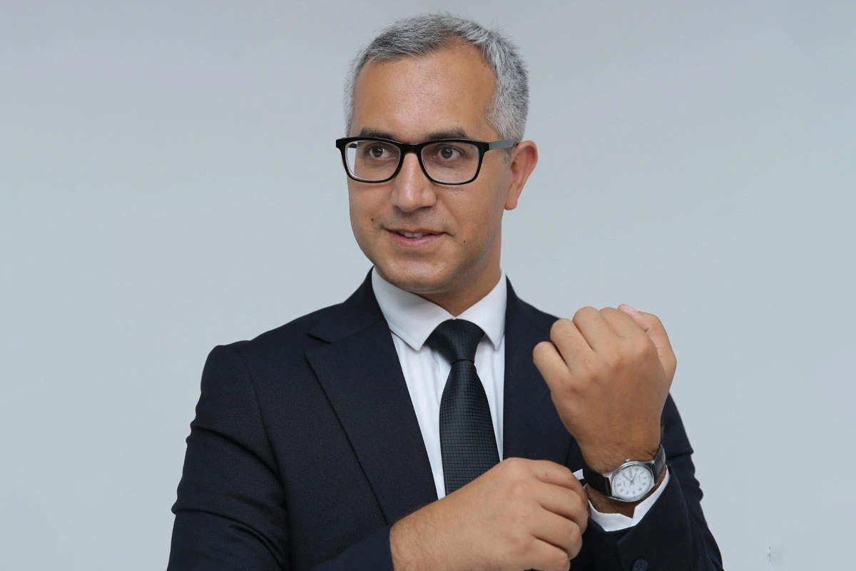 Təhsil eksperti Kamran Əsədova fəxri diplom verilməsi ilə bağlı AMEA-dan AÇIQLAMA