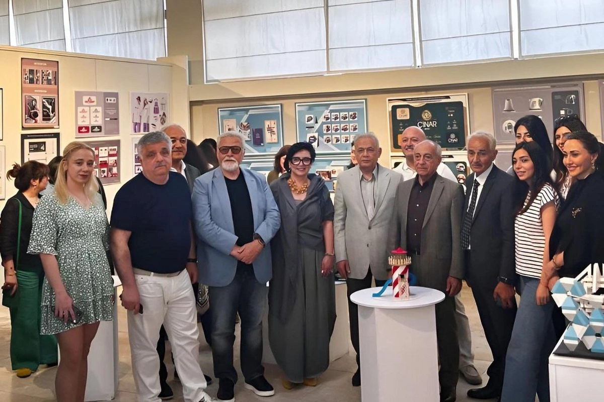 Azərbaycan Rəssamlıq Akademiyasında İLK! 25 illiyini tələbələrin yaradıcılığı ilə qeyd edir Azərbaycan Rəssamlıq Akademiyasında İLK! 25 illiyini tələbələrin yaradıcılığı ilə qeyd edir