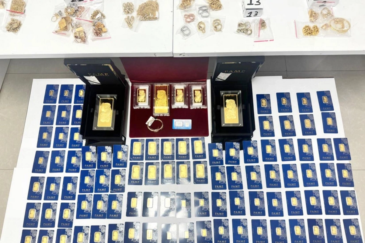 Azərbaycana qanunsuz 11 kiloqrama yaxın qızıl gətirilməsinin qarşısı alınıb