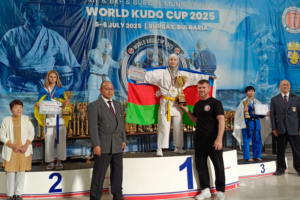 İdmançılarımız Kudo üzrə Dünya Kubokunda 1 qızıl və 1 gümüş medal qazandı İdmançılarımız Kudo üzrə Dünya Kubokunda 1 qızıl və 1 gümüş medal qazandı