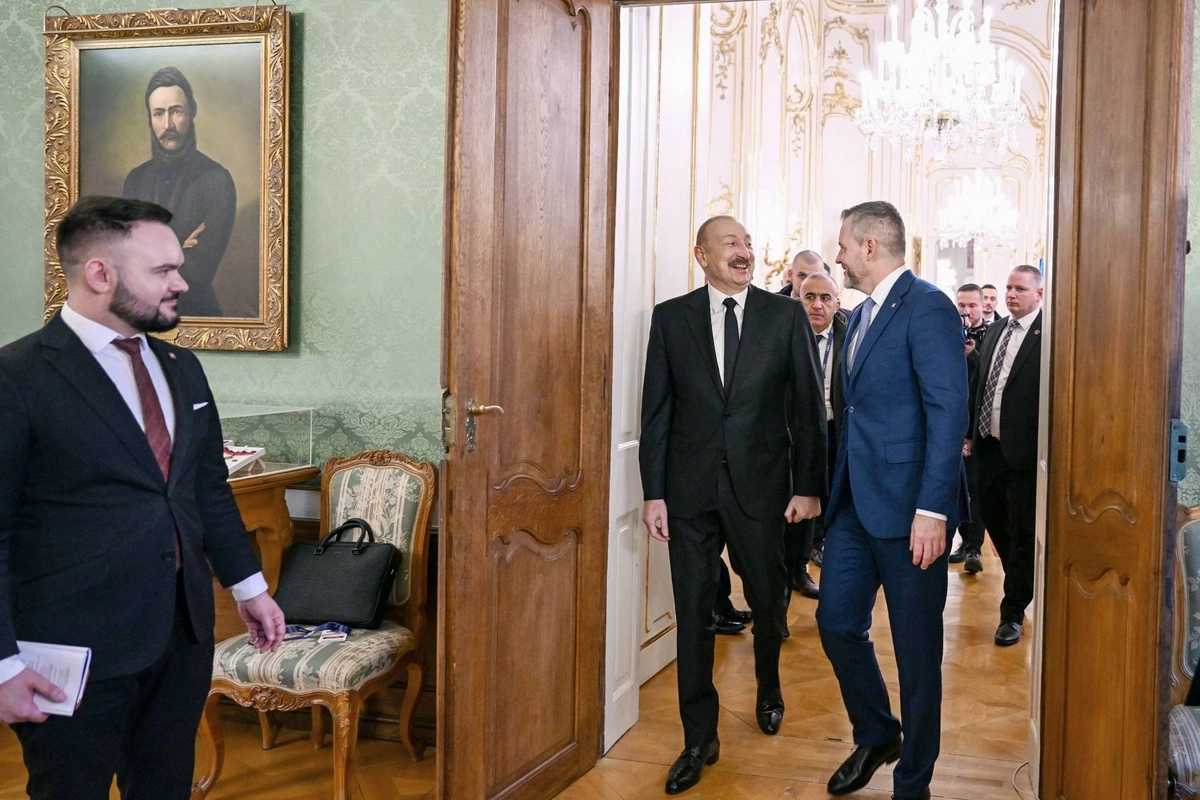 Azərbaycan və Slovakiya prezidentlərinin geniş tərkibdə görüşü olub