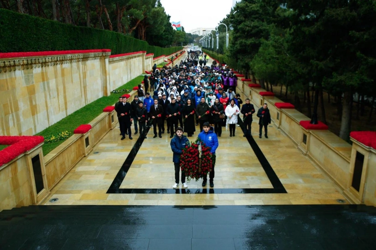 Azərbaycan könüllüləri 20 Yanvar şəhidlərinin xatirəsini yad ediblər