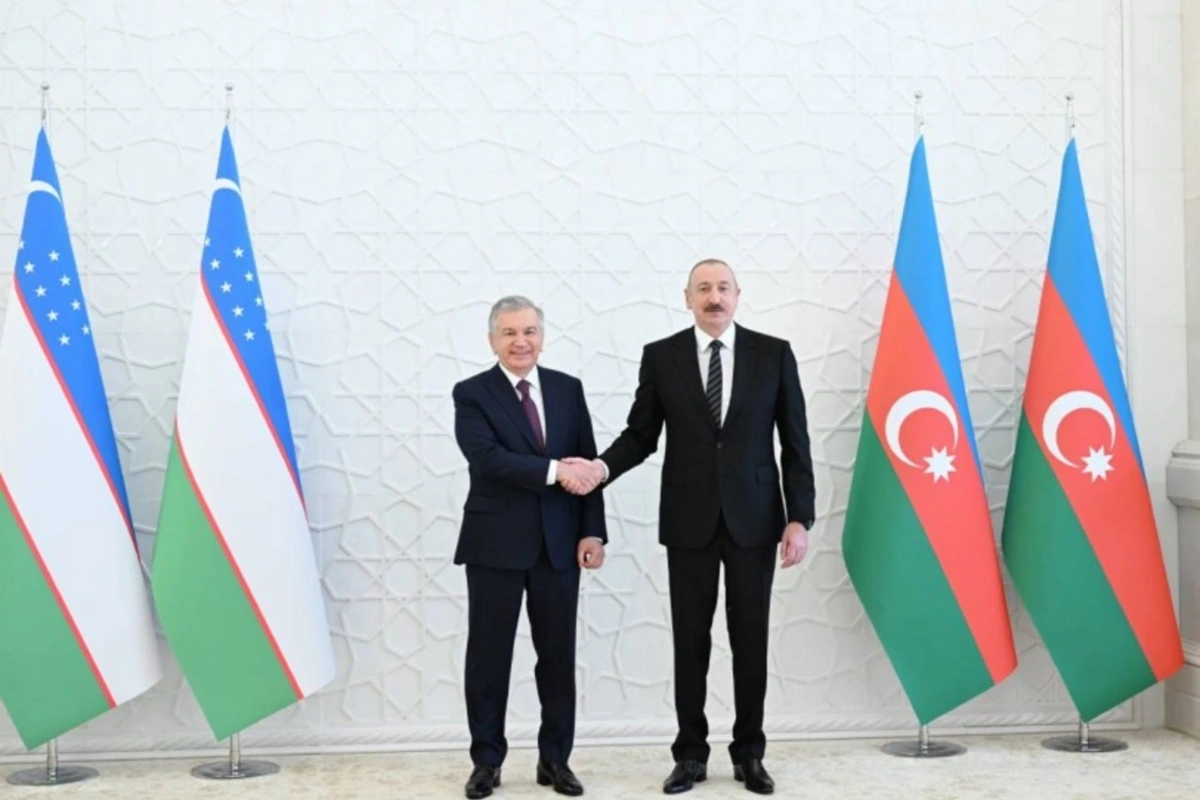 Prezidentlərin bəyanatlarındakı ştrixlər: Özbəkistanla münasibətlərin yeni yol xəritəsi Prezidentlərin bəyanatlarındakı ştrixlər: Özbəkistanla münasibətlərin yeni yol xəritəsi