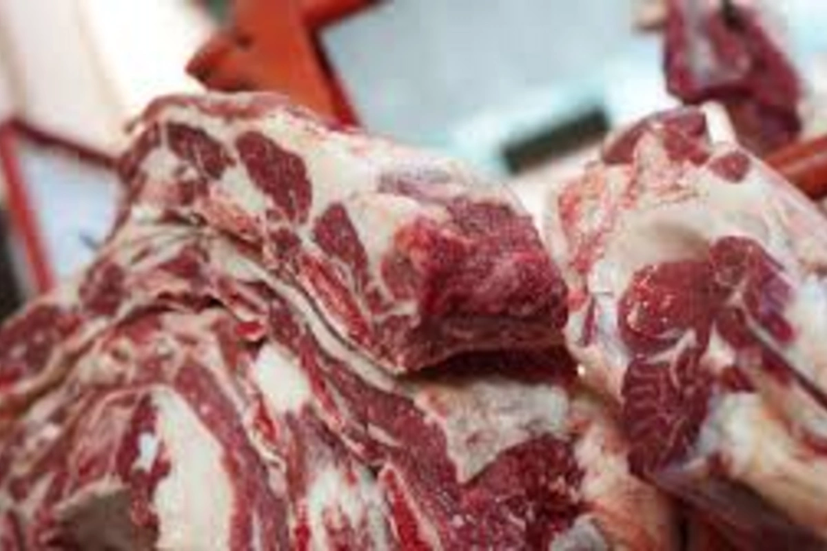 В домах торжеств Азербайджана обнаружено мясо неизвестного происхождения