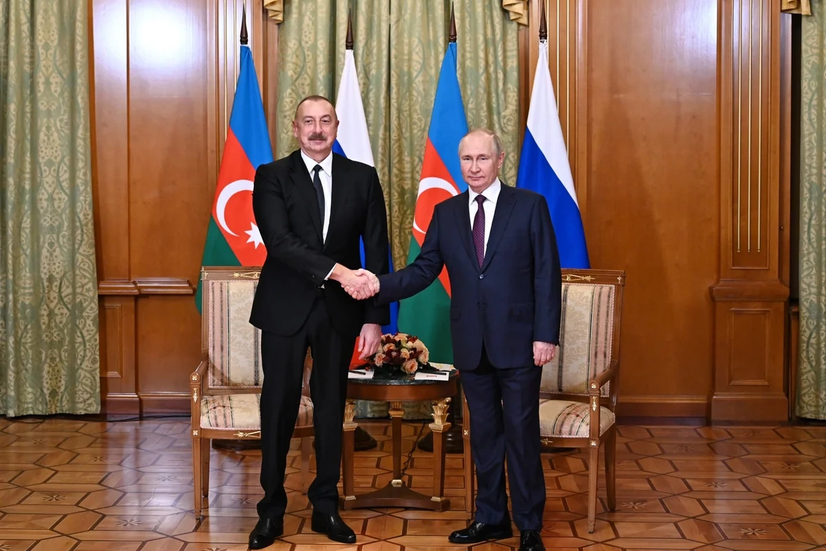 İlham Əliyev Vladimir Putini təbrik edib