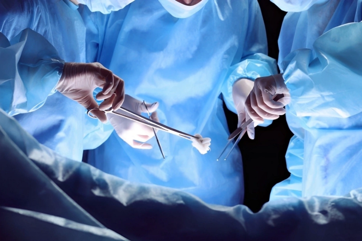 Burun əməliyyatı həyatını qaraltdı: Paytaxt sakini həkimi məhkəməyə verdi