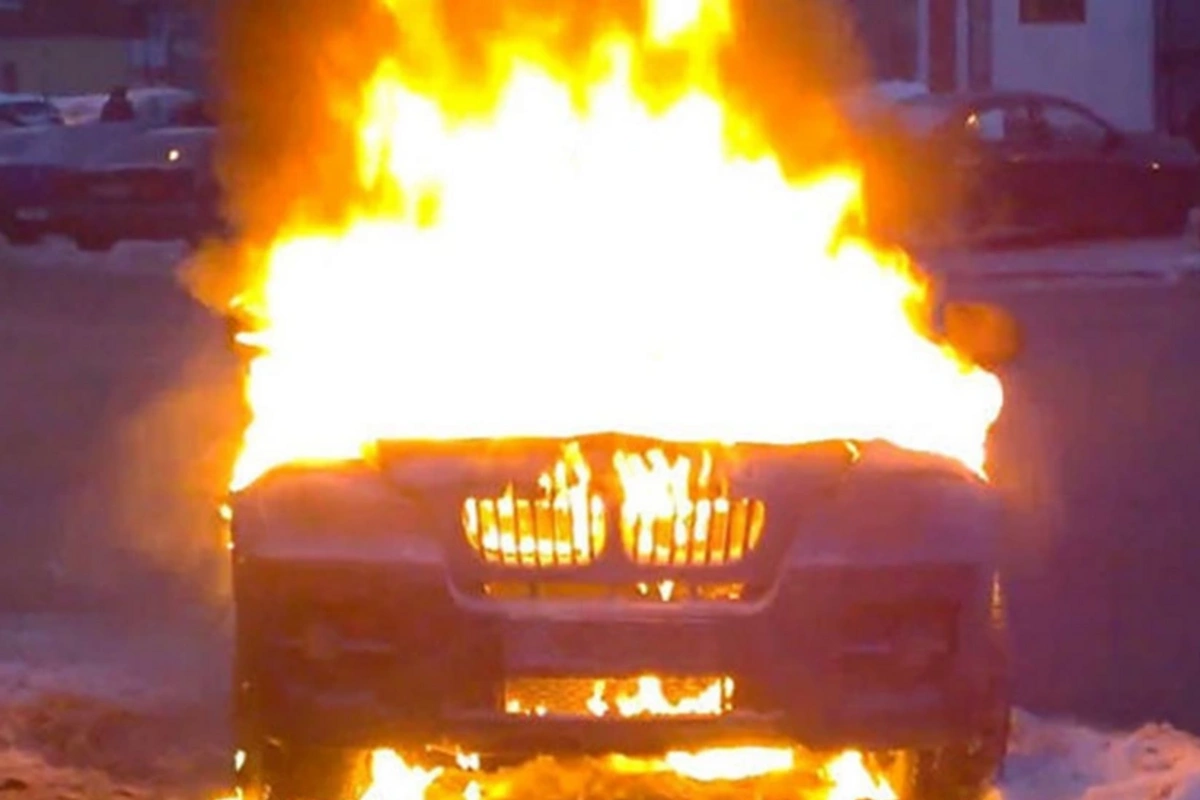 Göygöldə BMW yanıb