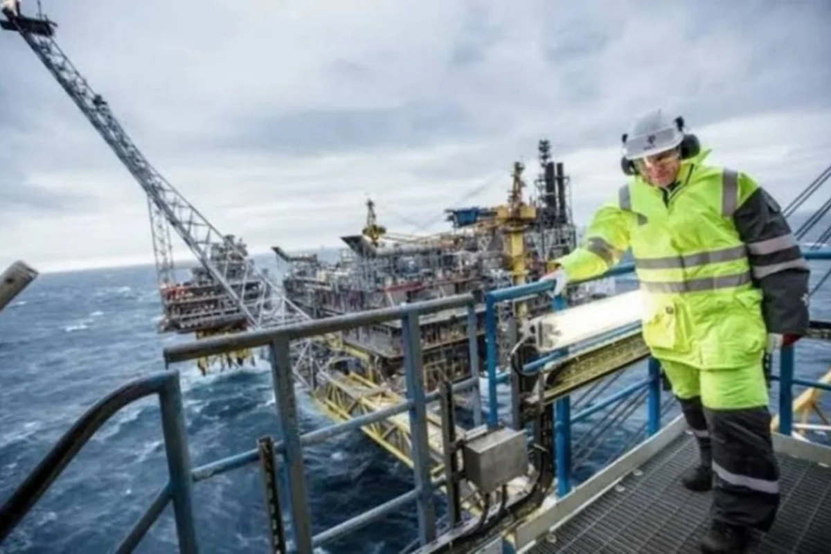 На производственных объектах Азнефти усилены меры безопасности из-за ветреной погоды
