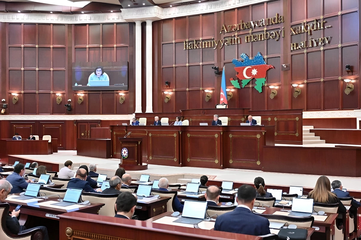 Milli Məclisin növbəti plenar iclası başlayıb Milli Məclisin növbəti plenar iclası başlayıb