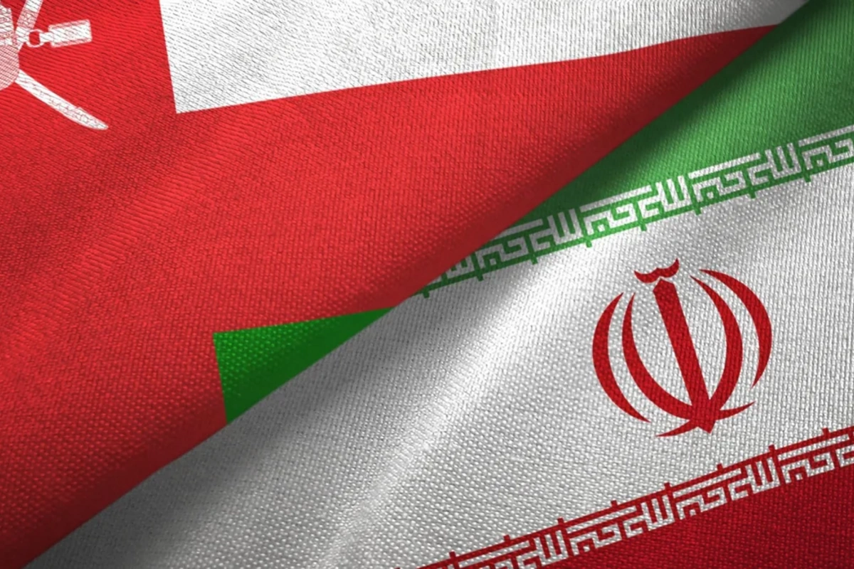 İran və Oman Hörmüzdən keçid üçün ödəniş sistemini müzakirə edir