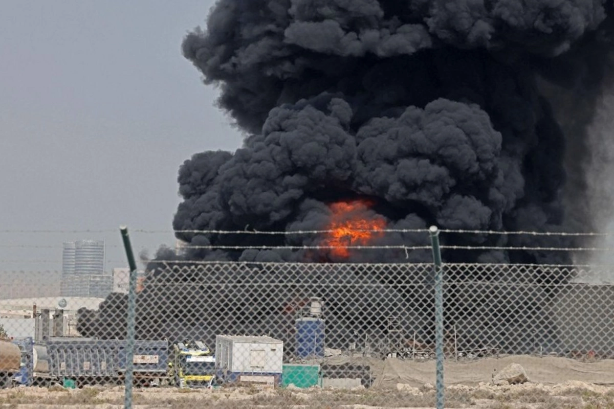 BƏƏ-də neft-kimya zavodu yanğına görə fəaliyyətini dayandırdı