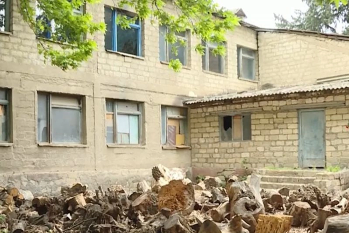 Siyəzəndə yararsız vəziyyətdə olan məktəb təmir ediləcək
