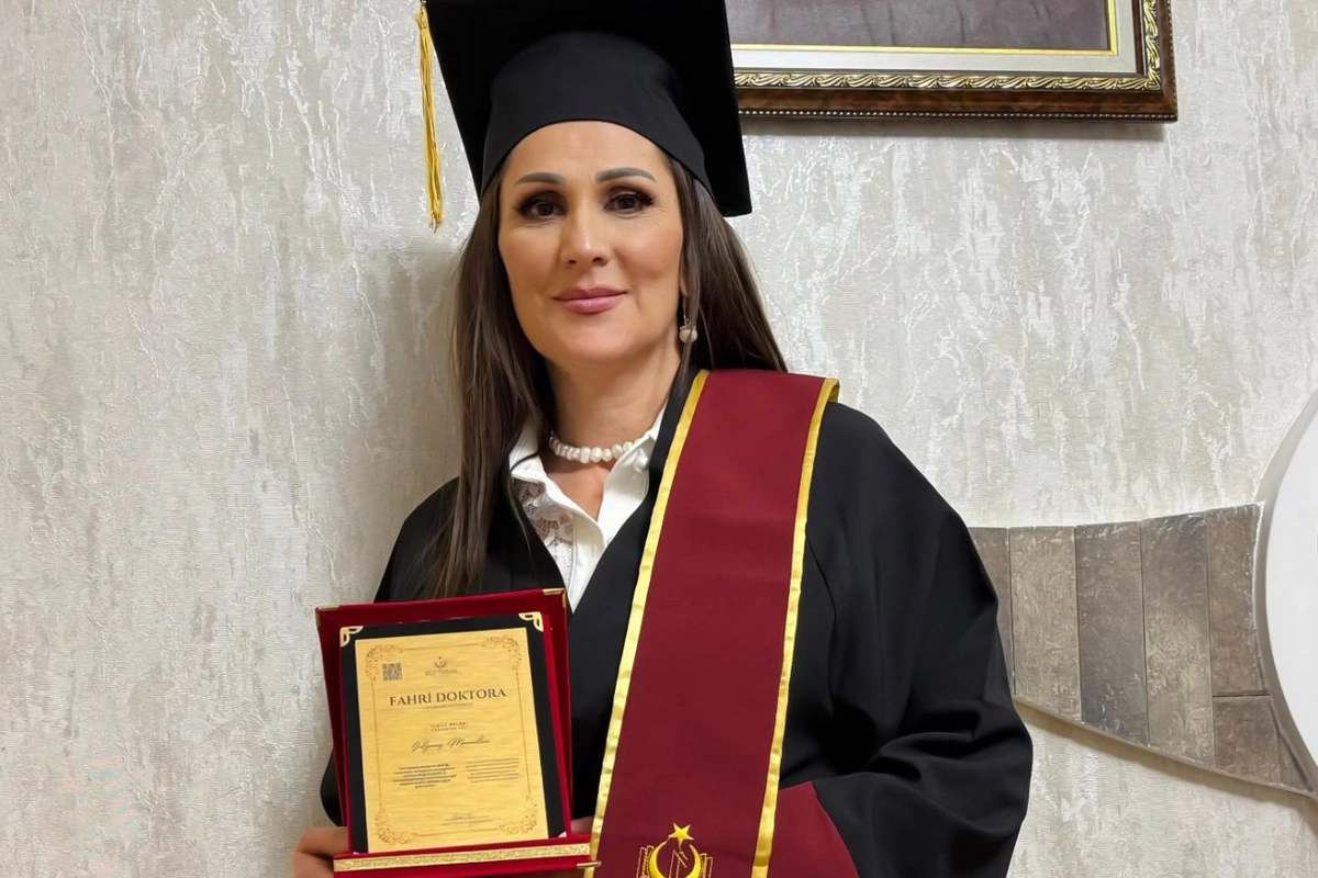 Gülyanaq Məmmədovaya Fəxri doktor adı verildi Gülyanaq Məmmədovaya Fəxri doktor adı verildi