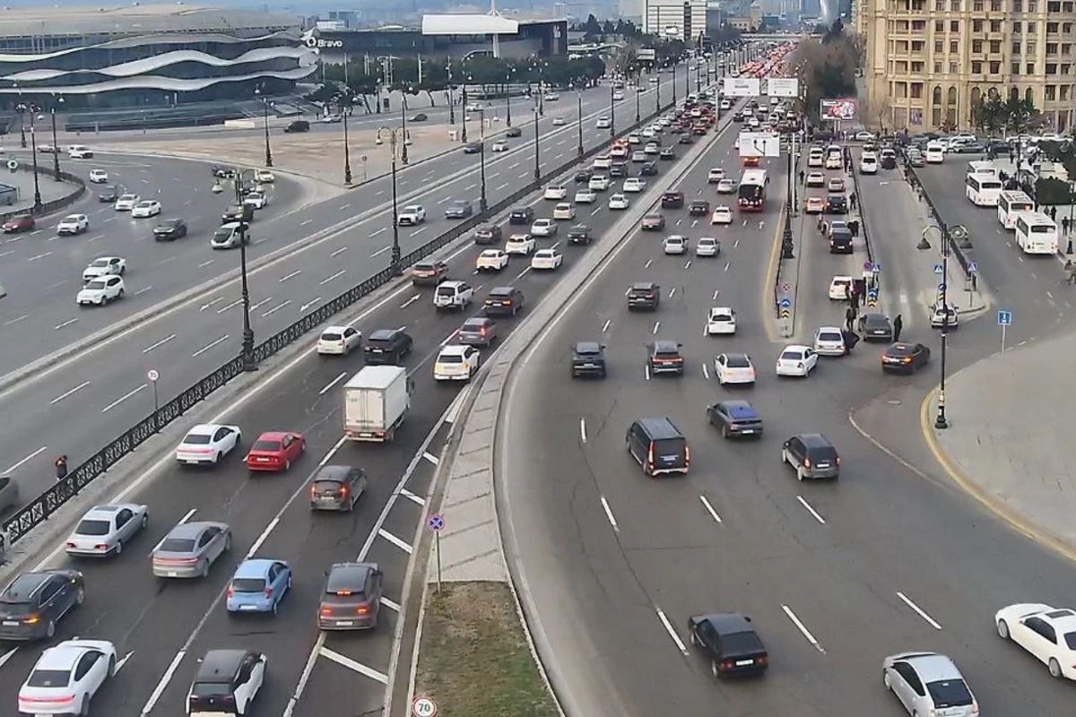 Bakının bu yollarında sıxlıq var