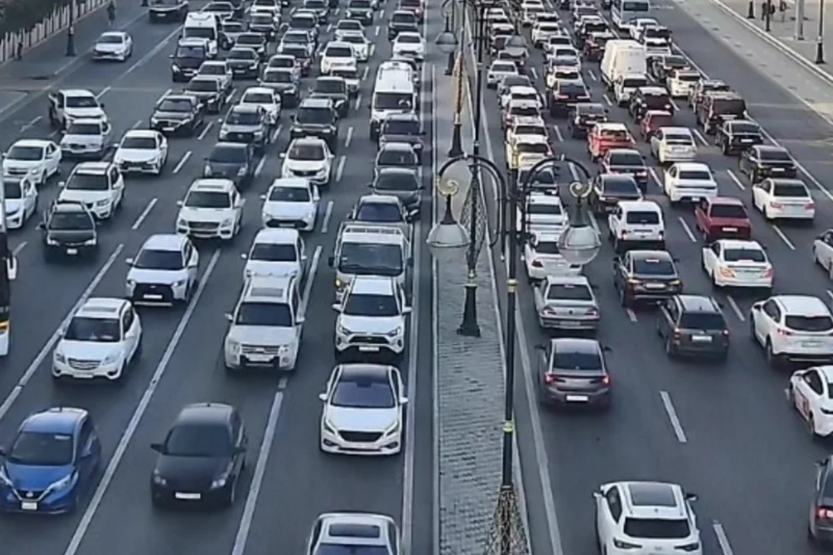 Paytaxtda 20 istiqamətdə sıxlıq var