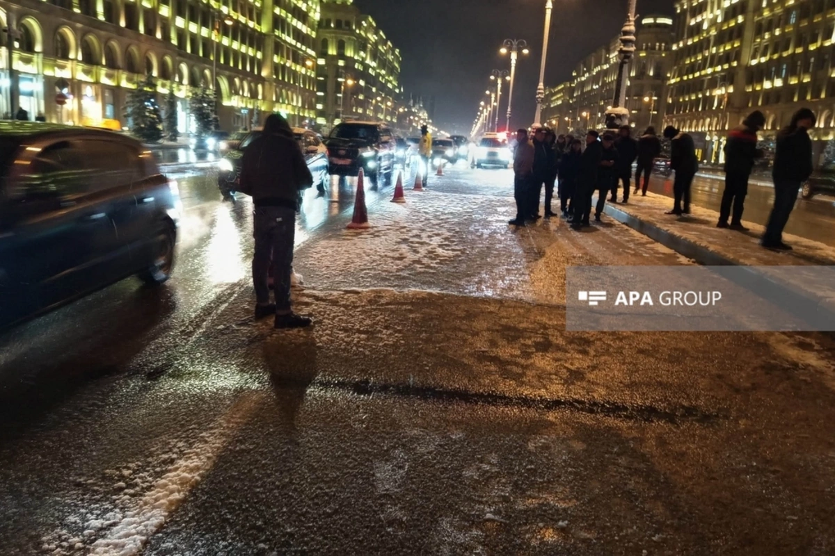 Heydər Əliyev prospektində YOL ÇÖKDÜ: TIXAC YARANDI