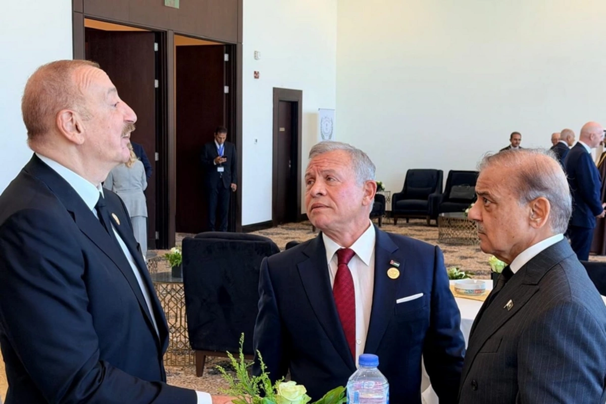 İlham Əliyev Misirdə bir sıra ölkələrin liderləri ilə görüşüb İlham Əliyev Misirdə bir sıra ölkələrin liderləri ilə görüşüb