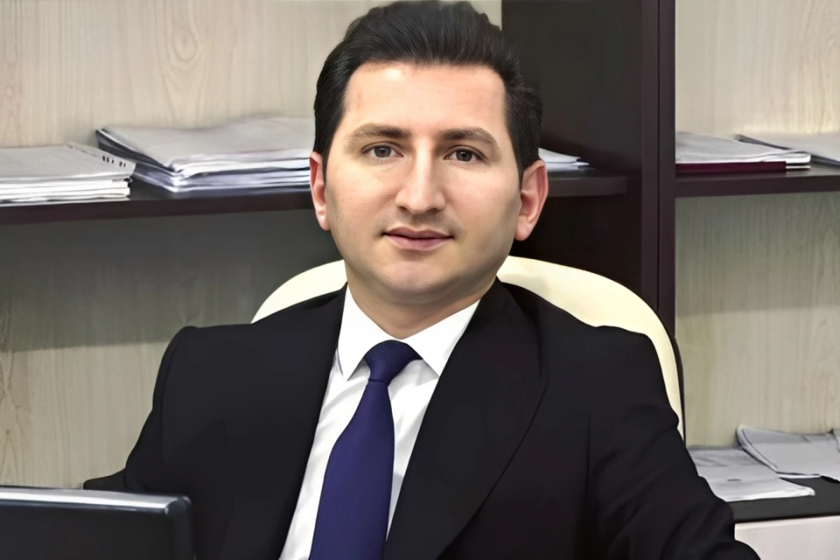 Gənclər və İdman İdarəsində sektor müdiri idi, xəstəxana direktoruna müavin təyin olundu