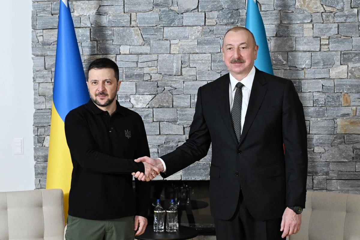 İlham Əliyev: Azərbaycan Ukrayna xalqına humanitar dəstək və yardım göstərməyə davam edəcəkdir İlham Əliyev: Azərbaycan Ukrayna xalqına humanitar dəstək və yardım göstərməyə davam edəcəkdir