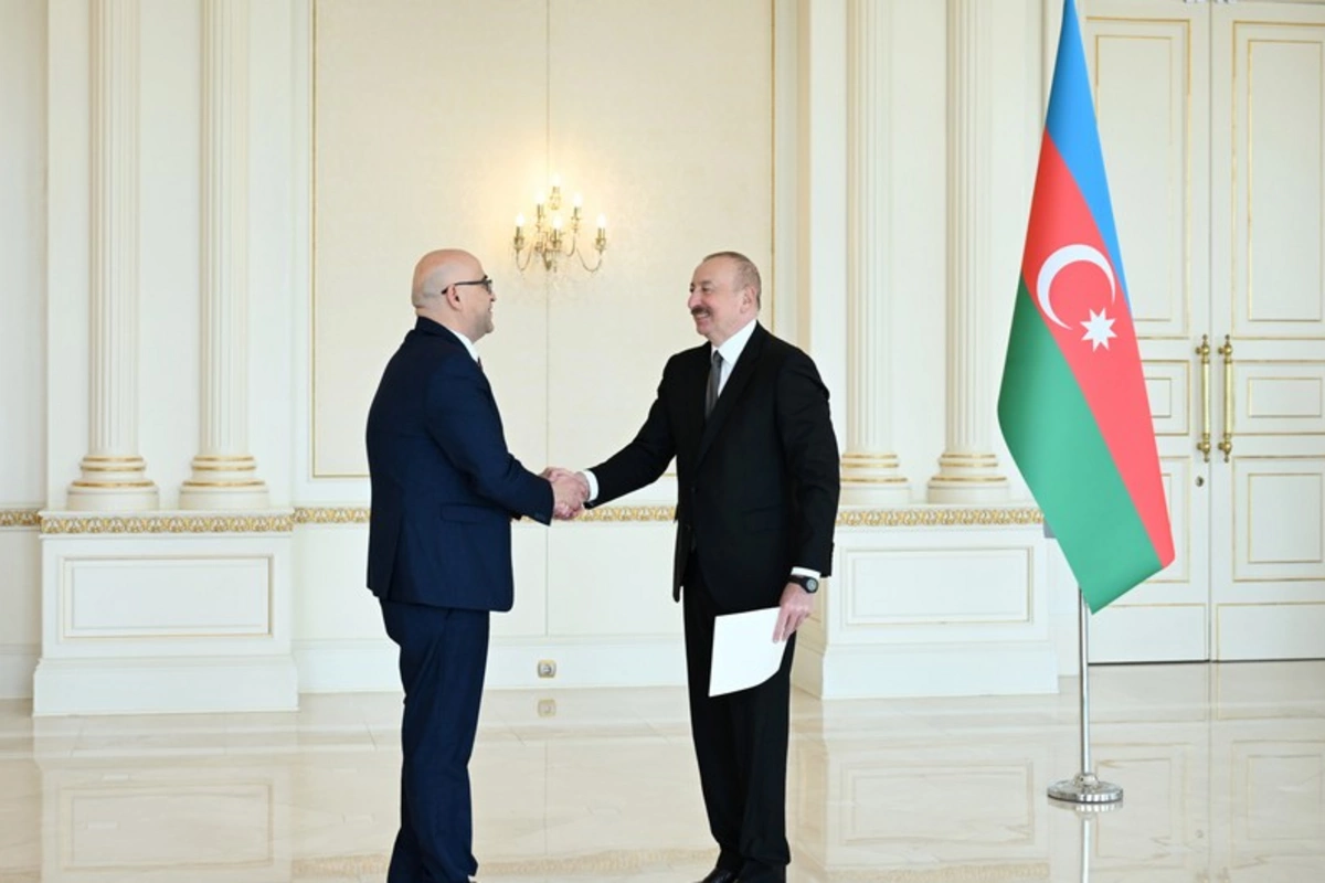 İlham Əliyev Fələstinin ölkəmizdə yeni təyin olunmuş səfirinin etimadnaməsini qəbul edib