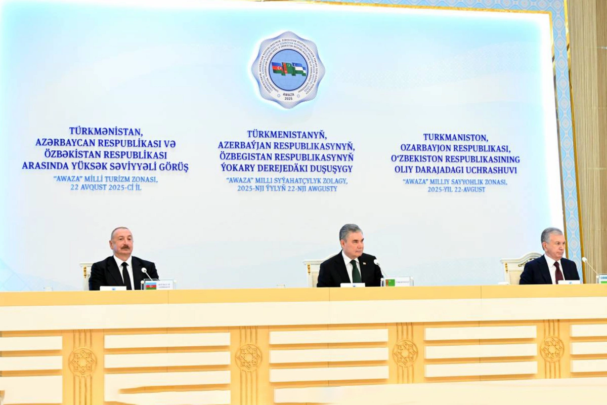 Состоялась церемония подписания документов между Азербайджаном, Туркменистаном и Узбекистаном