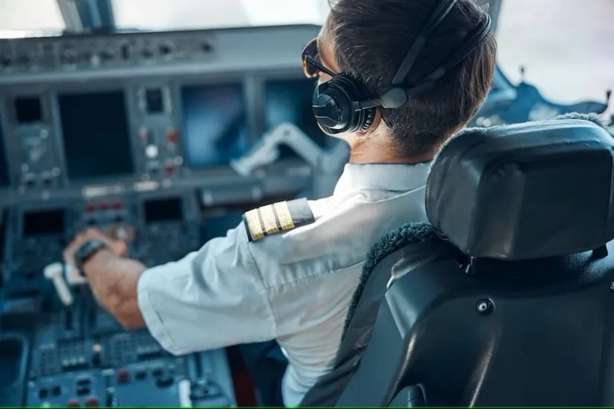 İngilis pilot ikinci dəfə ərə gedən azərbaycanlı müğənniyə elçi düşdü