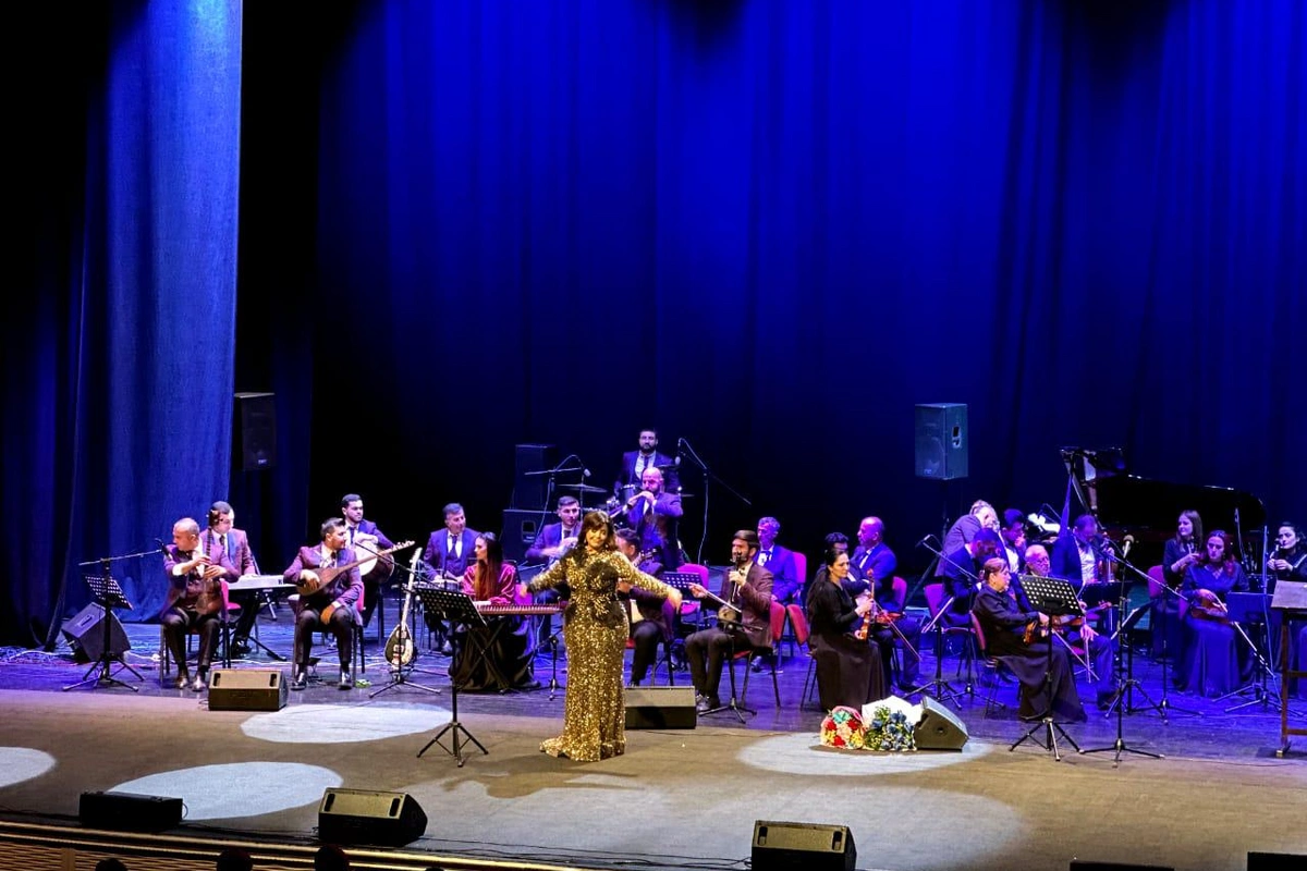 Gülüstan Əliyeva Gəncədə konsert verdi Gülüstan Əliyeva Gəncədə konsert verdi