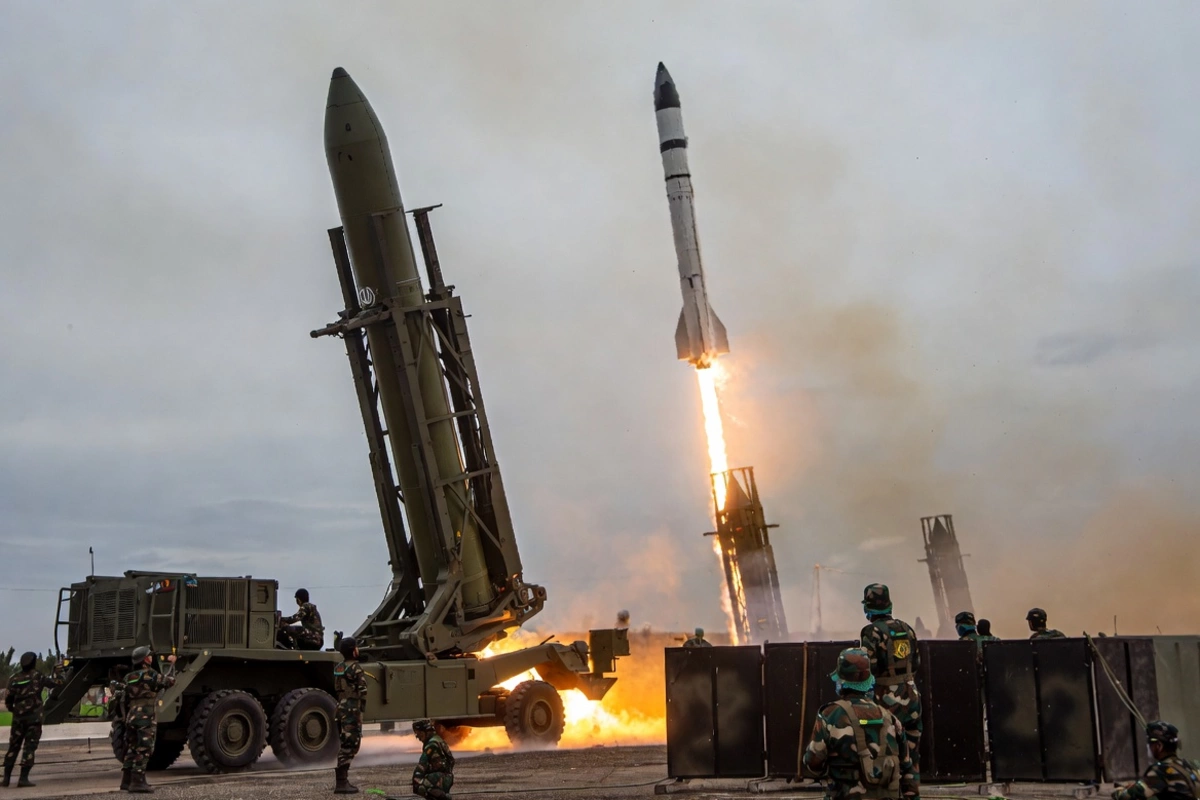 İran 3800 kilometr məsafədə yerləşən ABŞ-Britaniya bazasına ballistik raketlər atıb