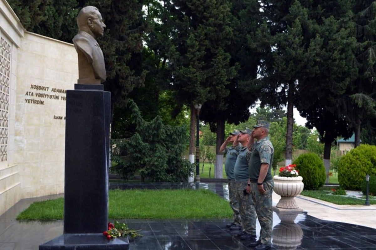Müstəqillik Günü Azərbaycan Ordusunda yüksək təntənə ilə qeyd olunub Müstəqillik Günü Azərbaycan Ordusunda yüksək təntənə ilə qeyd olunub