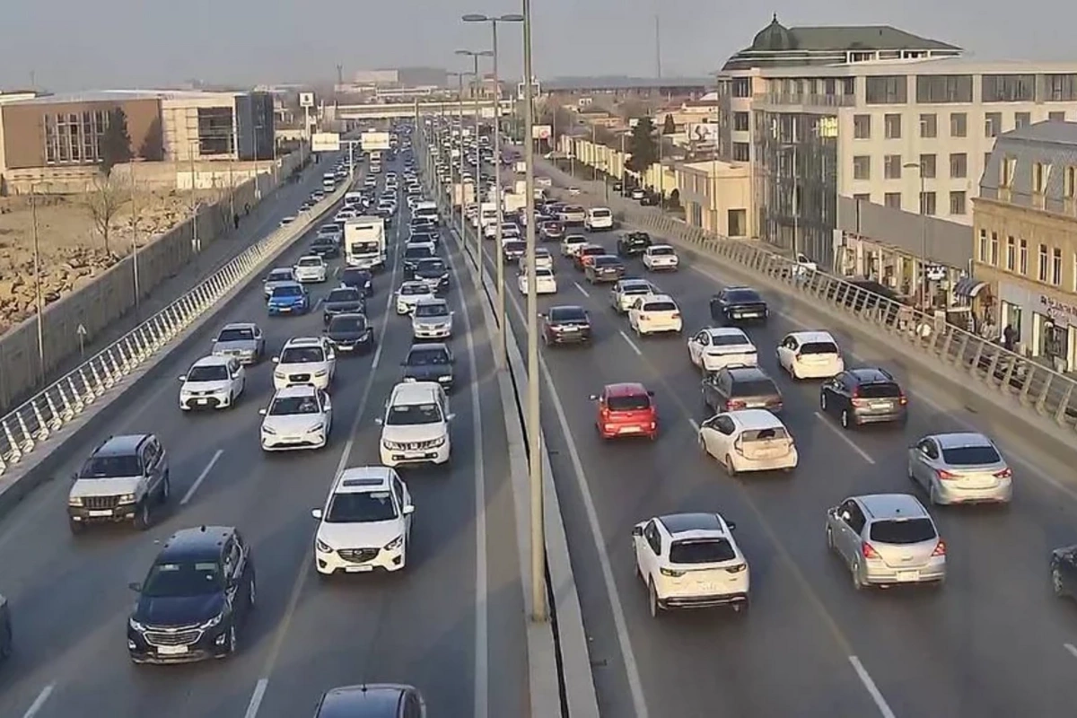 Paytaxtda sıxlıq olan küçələrin SİYAHISI