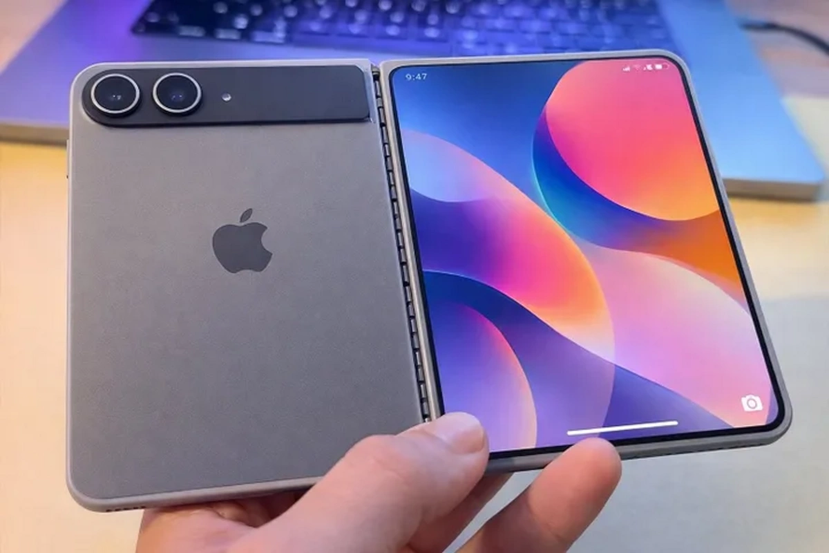 Gələcəyin qatlana bilən iPhone-u nümayiş etdirildi
