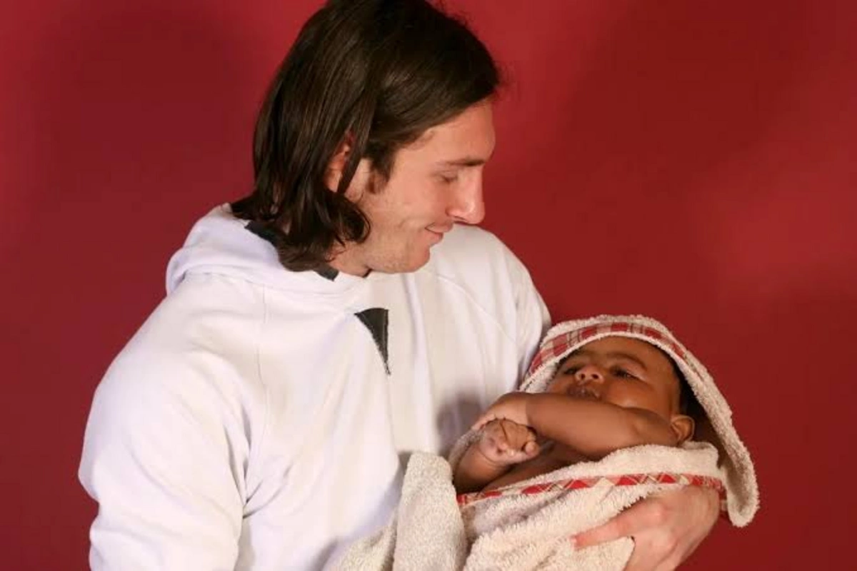 Barselona Messi ilə Yamalın məşhur fotosunu paylaşıb Sehrli adlandırdı