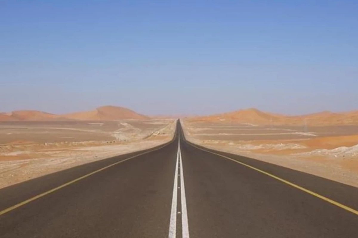 Dünyanın ən düz yolu - 240 km