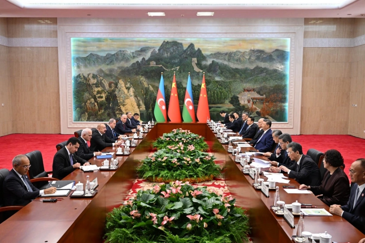 Bakı və Pekin: ikitərəfli əməkdaşlıqdan qlobal təşəbbüslərə Bakı və Pekin: ikitərəfli əməkdaşlıqdan qlobal təşəbbüslərə