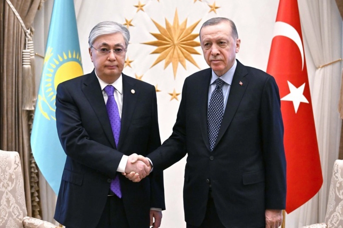Türkiyə və Qazaxıstan liderləri ikitərəfli məsələləri müzakirə ediblər Türkiyə və Qazaxıstan liderləri ikitərəfli məsələləri müzakirə ediblər