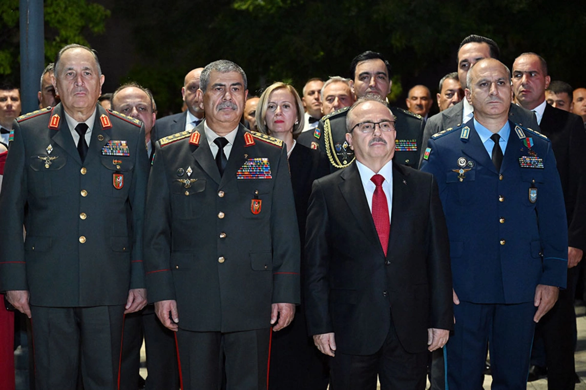 Bakıda Türkiyənin Zəfər Bayramı və Silahlı Qüvvələr Gününün 104-cü ildönümü münasibətilə tədbir keçirilib