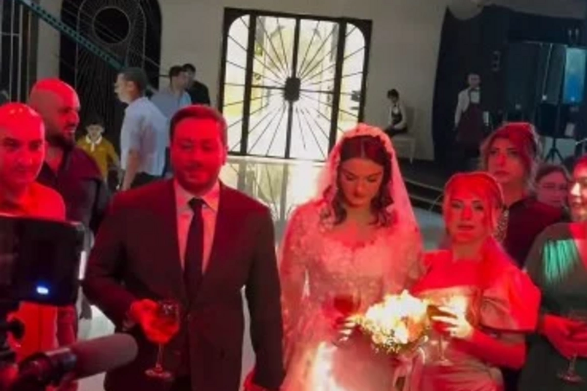 Aktrisa Ləman Mərrih rejissor Emil Abdullayevlə ailə qurdu Aktrisa Ləman Mərrih rejissor Emil Abdullayevlə ailə qurdu