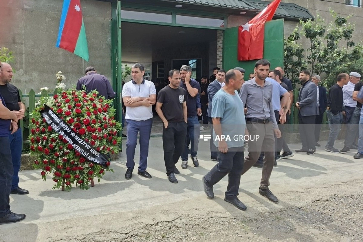 Azov dənizində gəmiyə dron hücumunda həlak olan Fuad Orucov Xaçmazda dəfn edilib