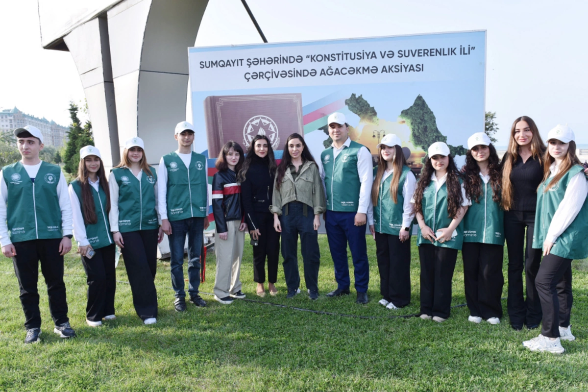 Leyla Əliyeva və Arzu Əliyeva Sumqayıtda ağacəkmə aksiyasında iştirak ediblər