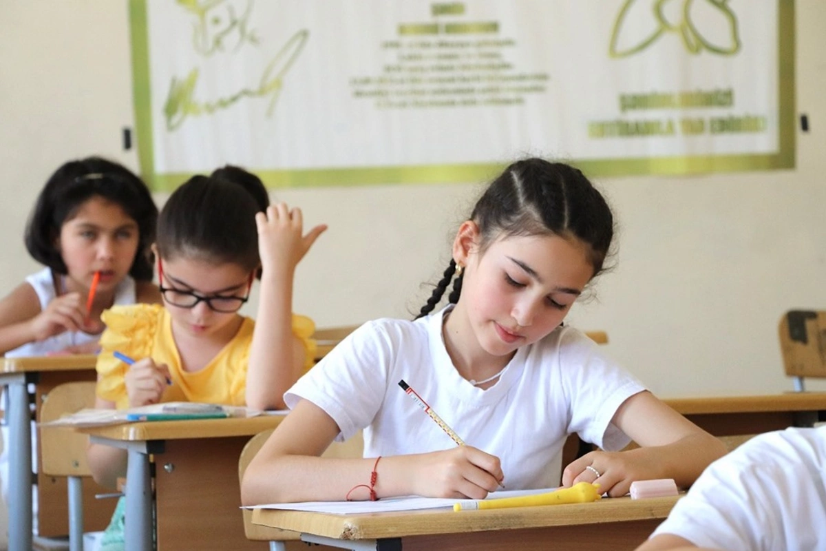 Bakıda 50 minə yaxın VI sinif şagirdi monitorinqdə iştirak edib Bakıda 50 minə yaxın VI sinif şagirdi monitorinqdə iştirak edib