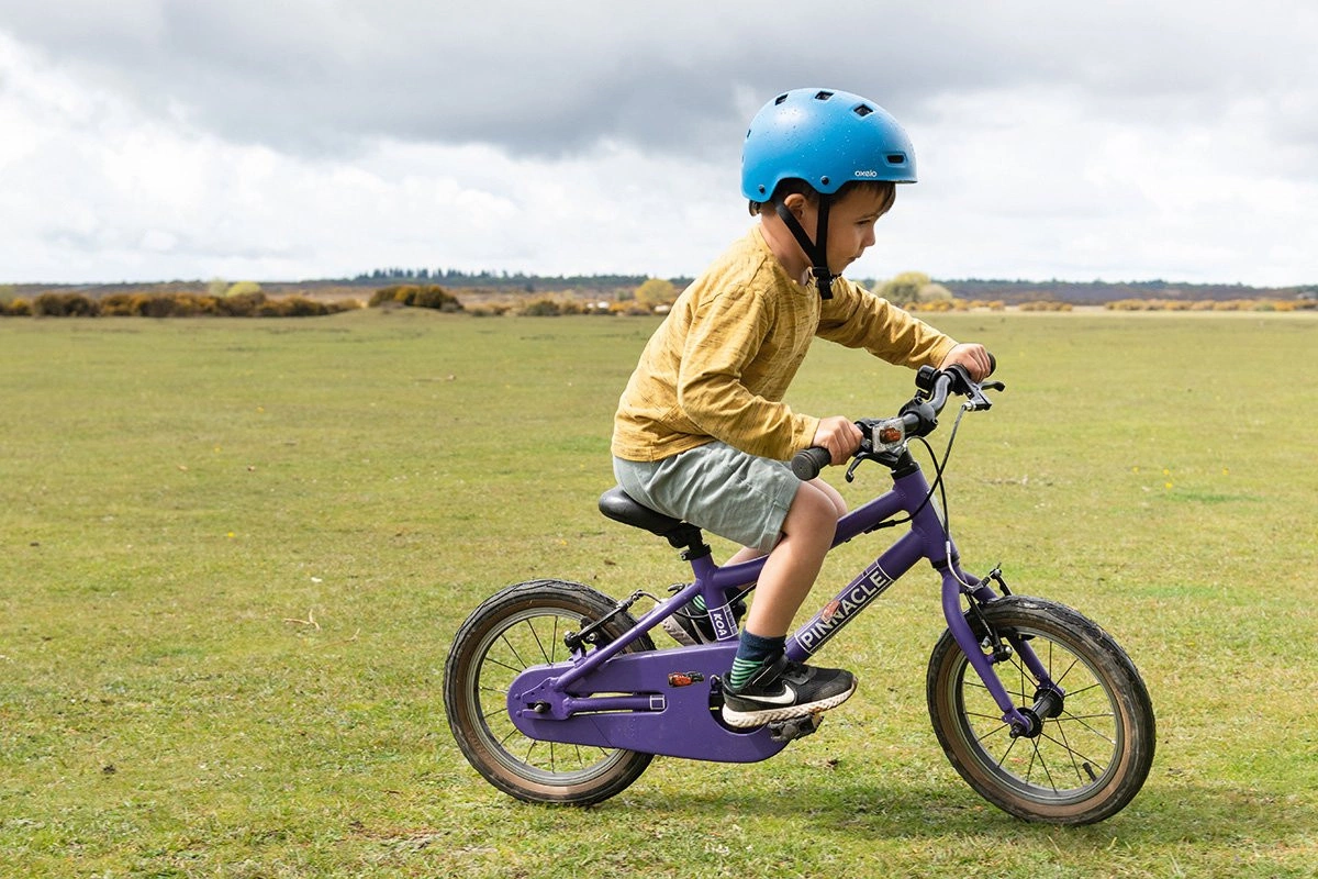 В Агдаме девятилетний ребенок скончался после падения с велосипеда