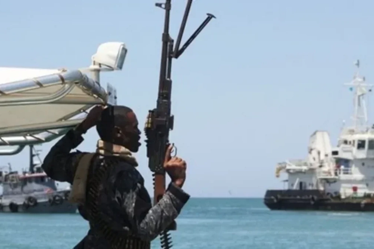 Somali sahillərində yük gəmisi silahlı şəxslər tərəfindən ələ keçirildi