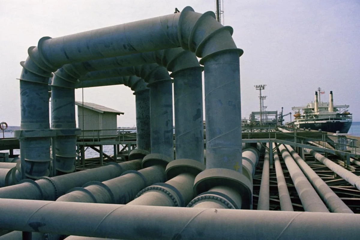 CENTCOM: Xarq adasında İranın 90 hərbi hədəfi məhv edilib