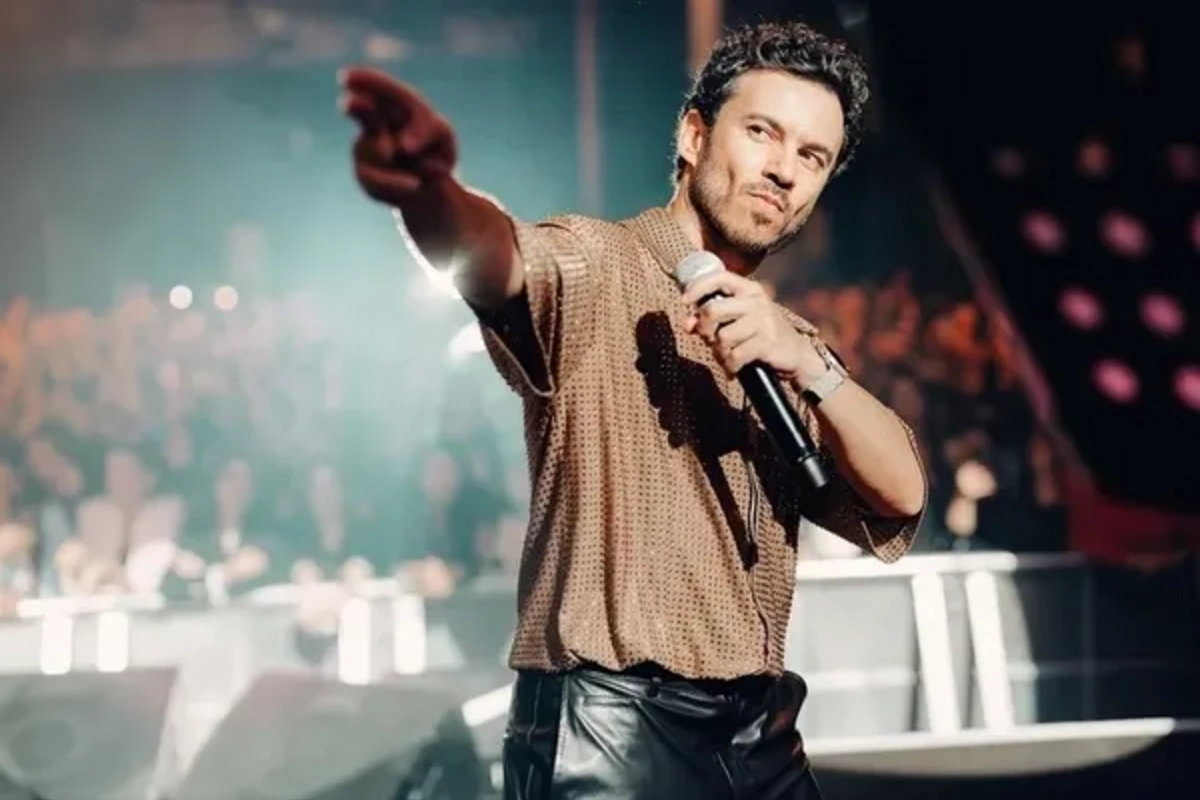 50 milyonluq maşın sürən Buray: Pulumu yığıb səyahət edirəm