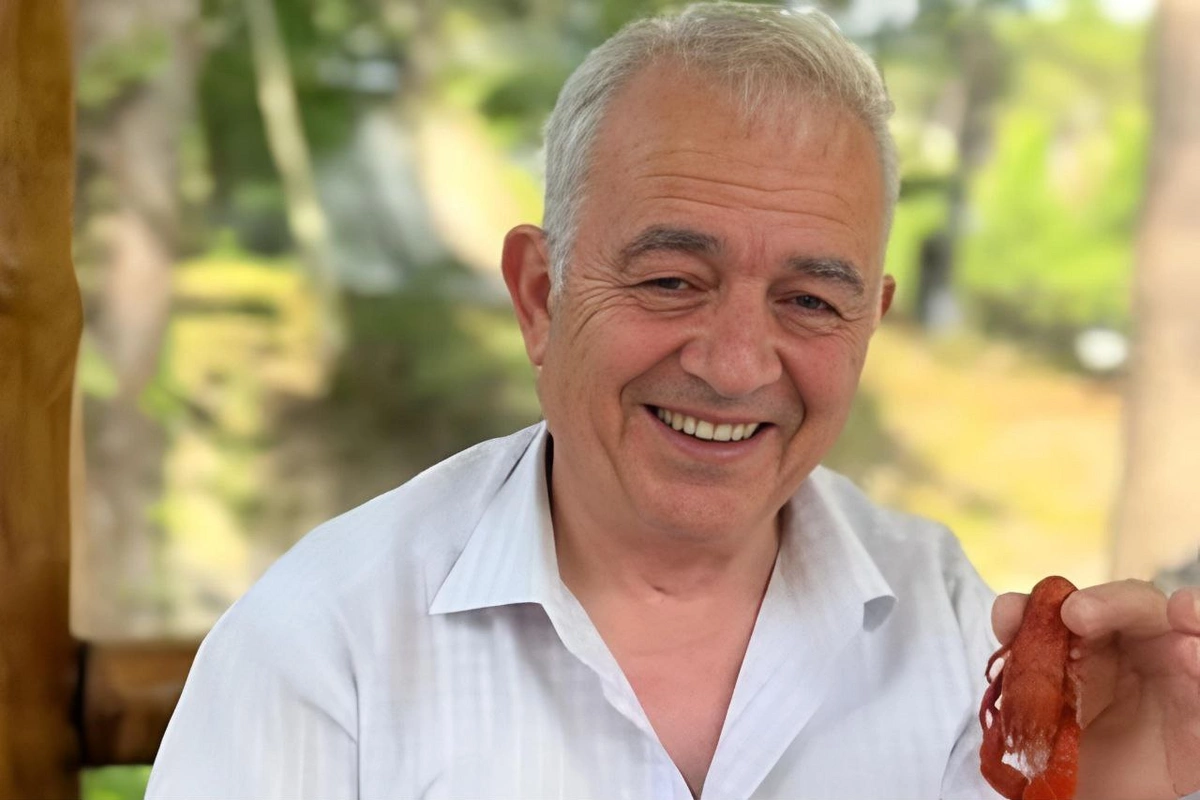 Ağacdan yıxılaraq sümükləri sınan yazıçının SON VƏZİYYƏTİ açıqlandı Ağacdan yıxılaraq sümükləri sınan yazıçının SON VƏZİYYƏTİ açıqlandı