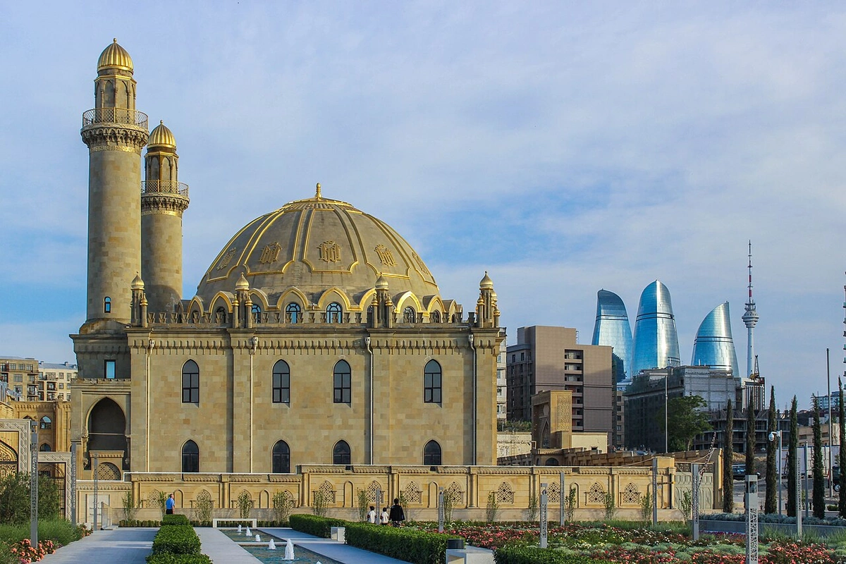 Təzəpir məscidində Qurban bayramı namazı qılınıb
